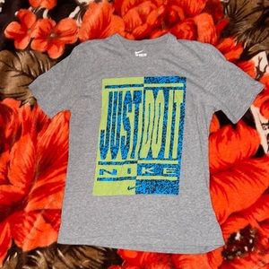 Gray Nike tee “just do it “